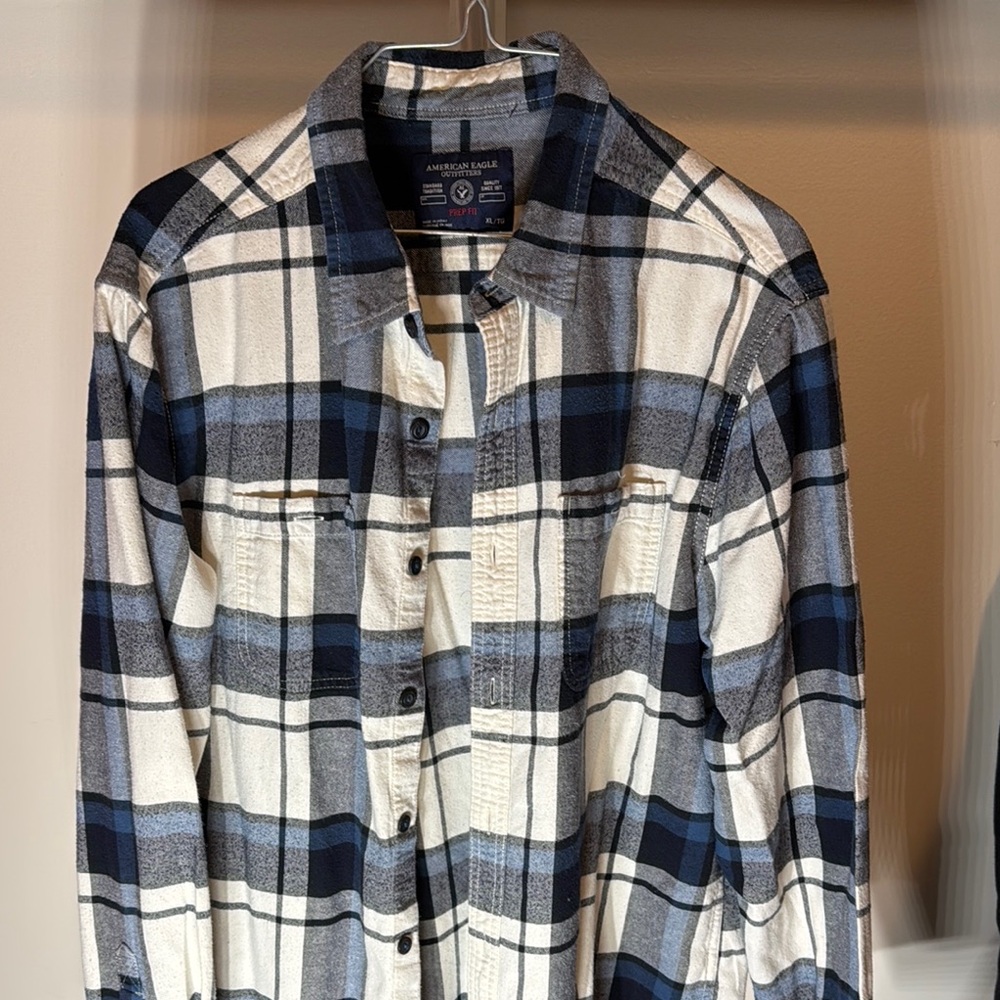 American Eagle Outfitters Men's Blue Plaid Shirt Size XL